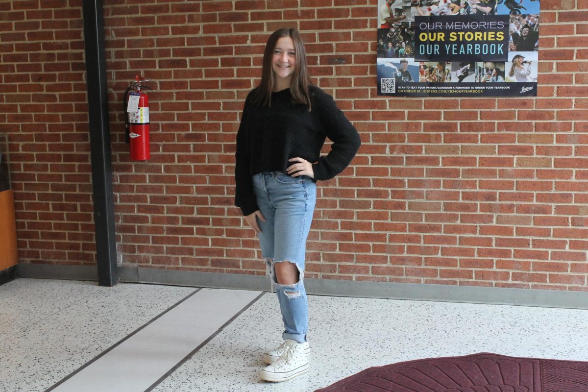 sophomore+Lydia+Davis+wearing+her+favorite+fall+clothes